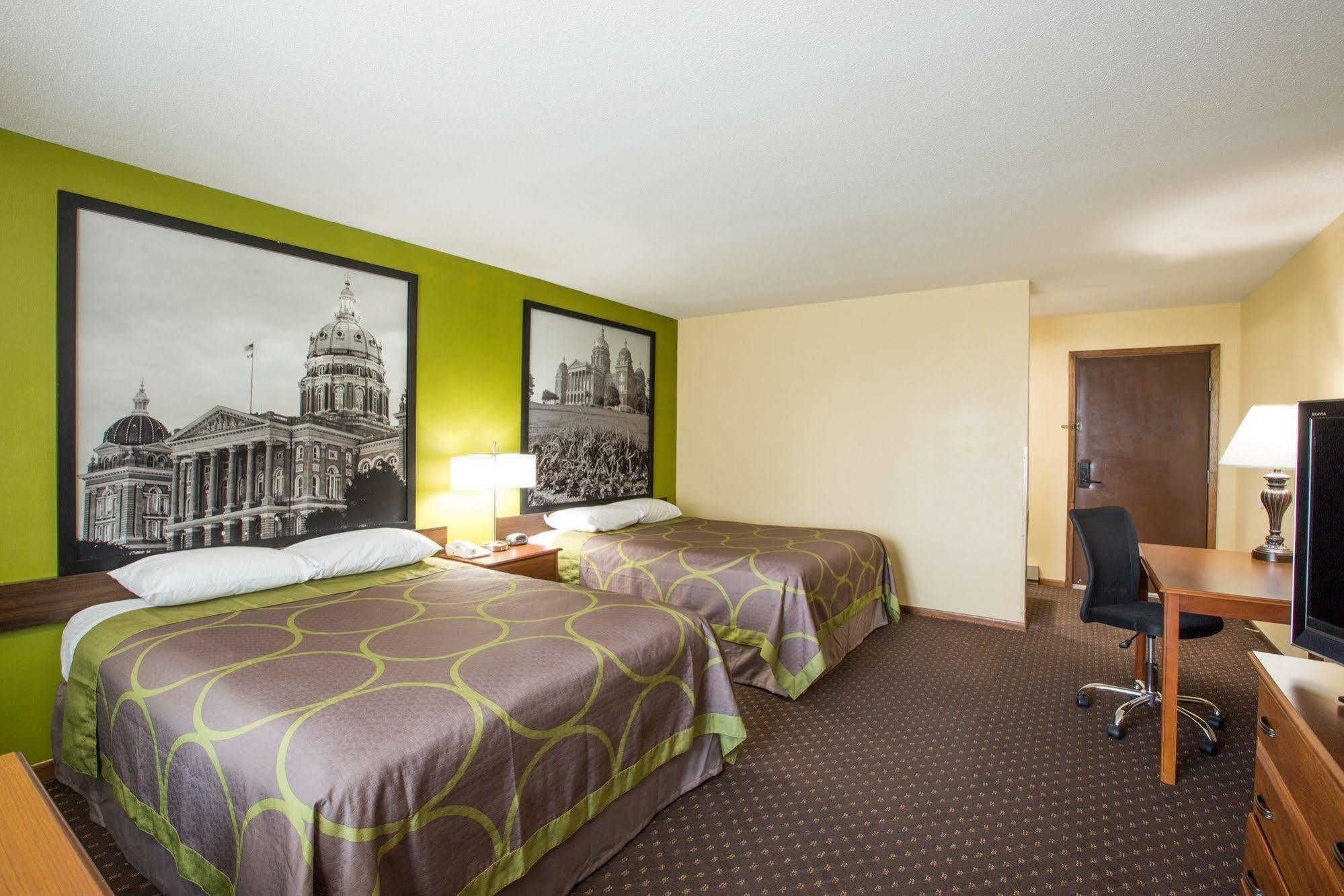 Hotel Super 8 By Wyndham Williams Exteriér fotografie